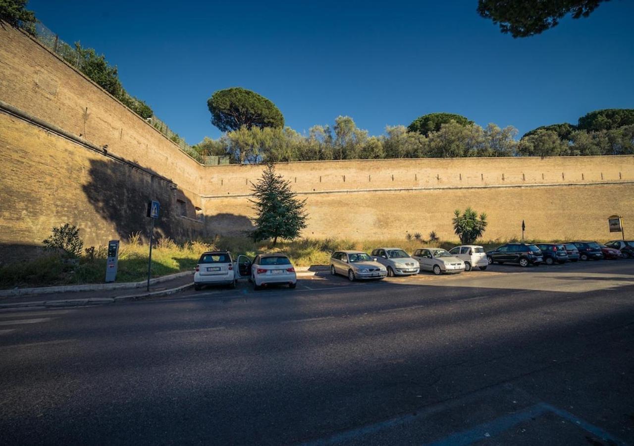 Luxury, Large Flat With Terrace On Vatican Walls Apartment *